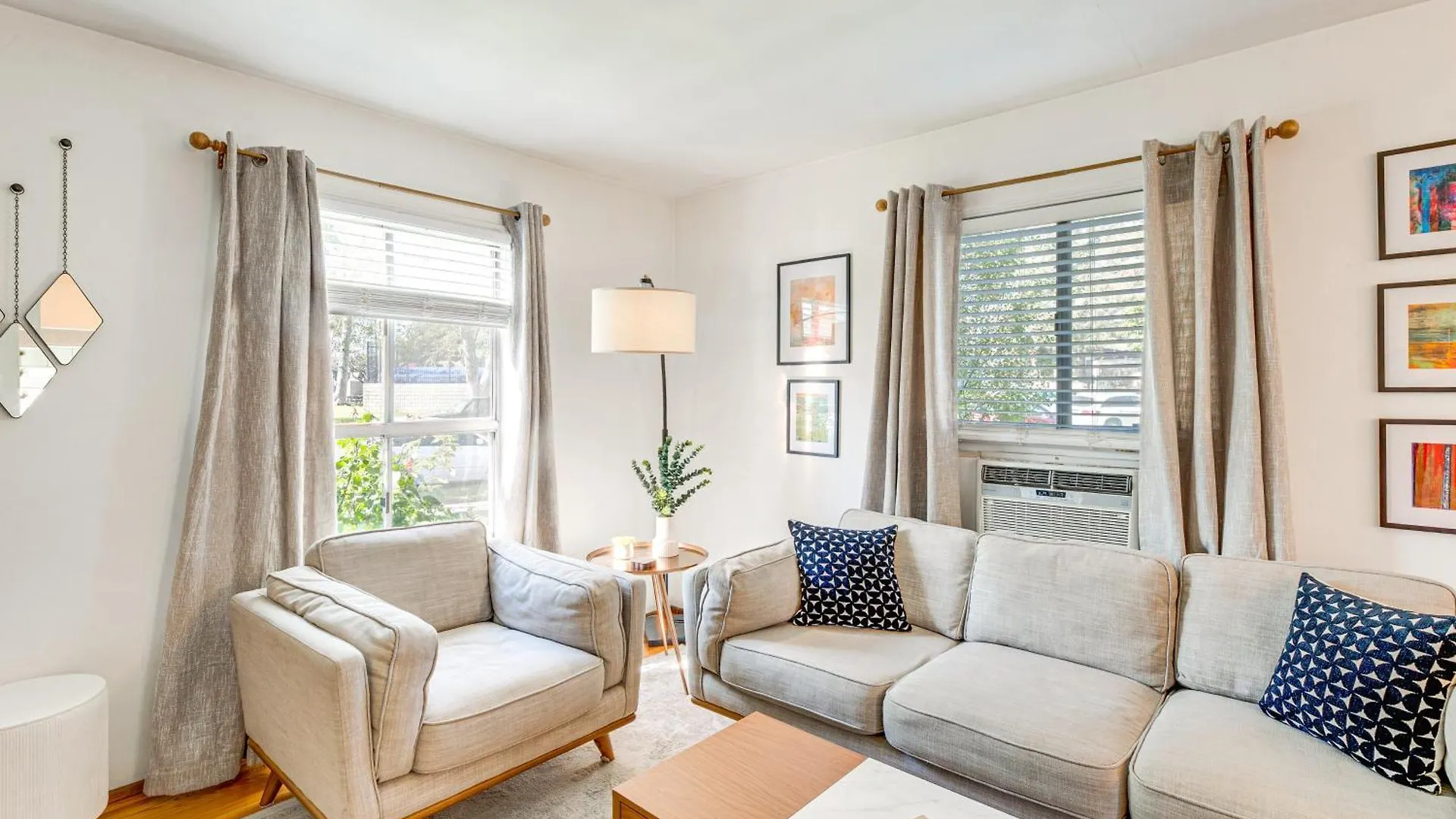 3 Mi To Universal Studios Chic Home With Yard! Burbank United States
