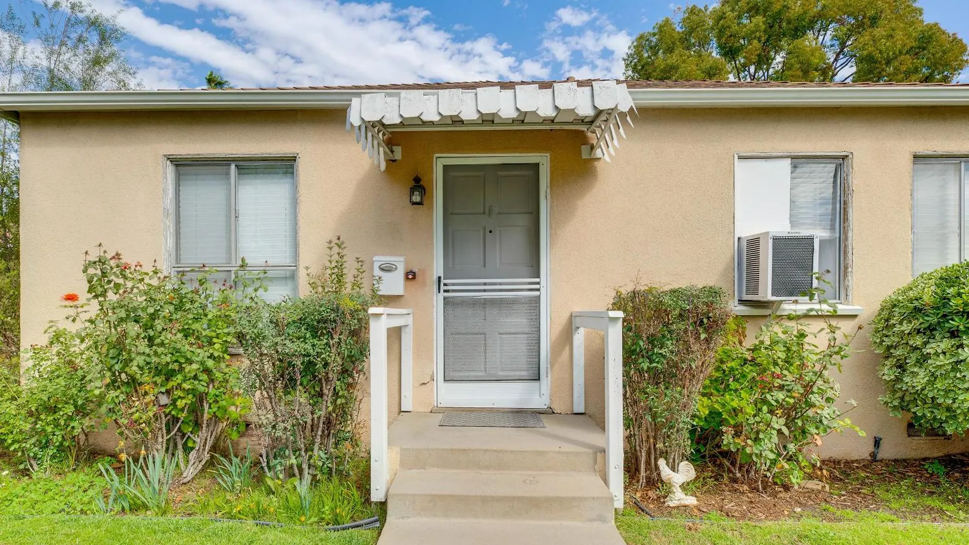 Holiday home 3 Mi To Universal Studios Chic Home With Yard! Burbank