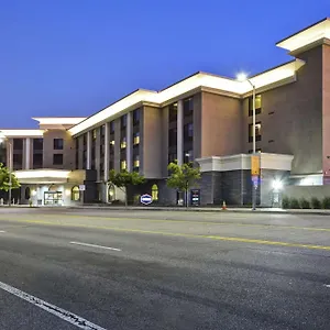 3* Hotel Hampton & Angeles Airport